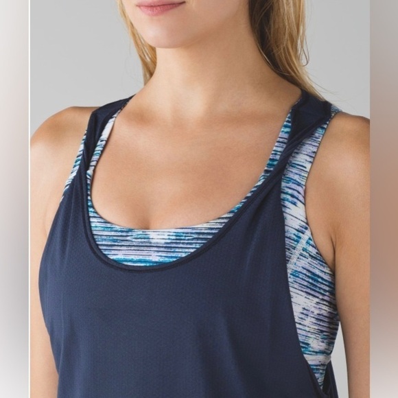 Lululemon ready to go twist tank size 4 - Picture 2 of 7